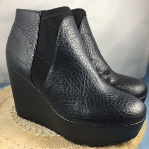 Simply Vera Wang Black Booties Sz 6.5 EUC J2